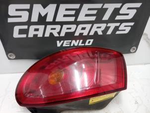 Begagnade Baklykta, vänster Fiat Bravo (198A) 1.9 JTD Multijet Pris € 39,99 Marginaltabell erbjuds av Smeets Autos Venlo