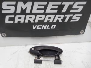 Begagnade Dörrhandtag, 4-dörrars, vänster fram Saab 9-5 (YS3E) 2.3t 16V Pris € 19,94 Marginaltabell erbjuds av Smeets Autos Venlo