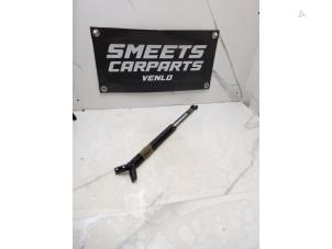 Begagnade Set med gasfjädrar, baklucka Mitsubishi Colt (Z2/Z3) 1.3 16V Pris € 9,94 Marginaltabell erbjuds av Smeets Autos Venlo