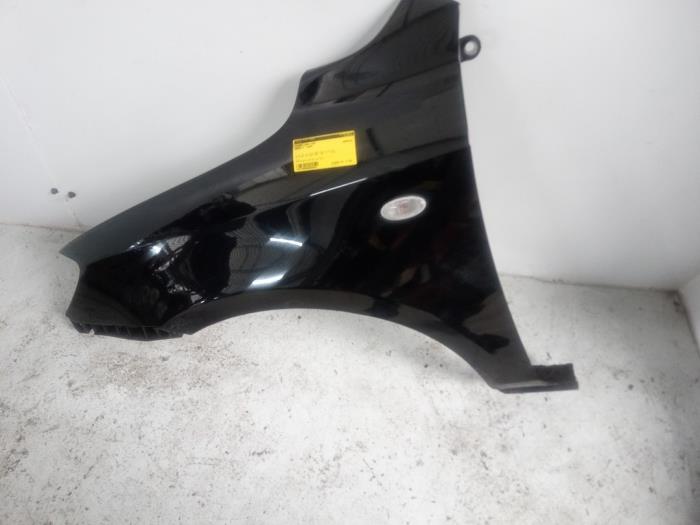 Scherm links-voor van een Mazda 2 (NB/NC/ND/NE) 1.4 16V 2006