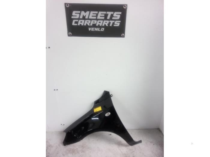 Scherm links-voor van een Mazda 2 (NB/NC/ND/NE) 1.4 16V 2006