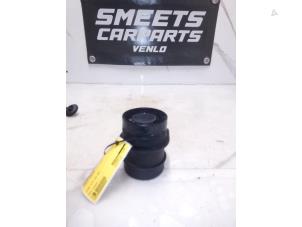 Gebruikte Luchtmassameter Hyundai Terracan 2.9 CRDi 16V Prijs € 11,94 Margeregeling aangeboden door Smeets Autos Venlo