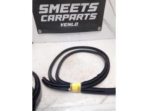 Gebruikte Portierrubber 4Deurs links-achter Suzuki SX4 (EY/GY) 1.6 16V VVT Comfort,Exclusive Autom. Prijs € 19,94 Margeregeling aangeboden door Smeets Autos Venlo