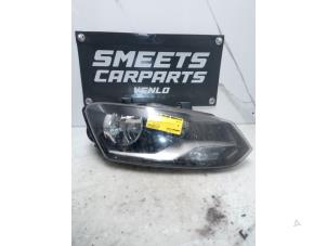 Begagnade Strålkastare, höger Volkswagen Polo V (6R) 1.2 TSI 16V BlueMotion Technology Pris € 79,94 Marginaltabell erbjuds av Smeets Autos Venlo