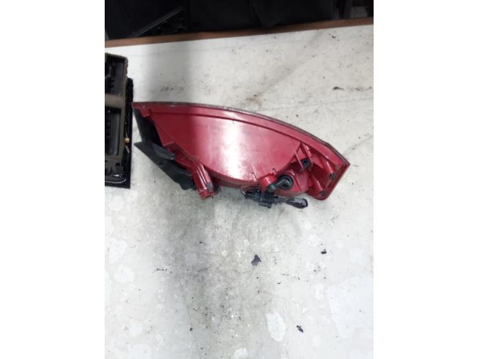Baklykta, höger från en Audi A5 (8T3) 2.0 TDI 16V 2010
