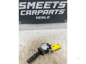 Begagnade Indikatorbrytare Peugeot 205 II (20A/C) Pris € 19,99 Marginaltabell erbjuds av Smeets Autos Venlo