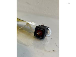 Używane Przelacznik poduszki powietrznej Citroen C3 (FC/FL/FT) 1.4 Cena € 8,94 Procedura marży oferowane przez Smeets Autos Venlo