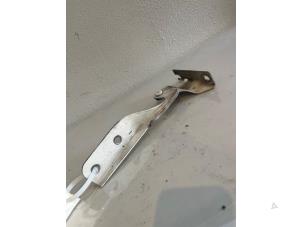 Begagnade Gångjärn, motorhuv Volkswagen Up! (121) 1.0 12V 60 Pris € 18,94 Marginaltabell erbjuds av Smeets Autos Venlo