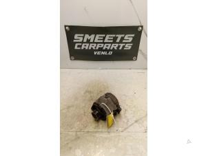 Begagnade Generatorremskiva Ford Focus 2 1.6 16V Pris € 24,94 Marginaltabell erbjuds av Smeets Autos Venlo