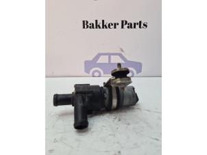 Gebruikte Watercirculatiepomp Ferrari F430 Spider 4.3 V8 32V Prijs € 50,00 Margeregeling aangeboden door Bakker Parts