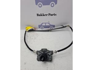 Begagnade Fönstermekanism, 2-dörrars, höger fram Renault Clio II (BB/CB) 1.9 D Pris € 45,00 Marginaltabell erbjuds av Bakker Parts