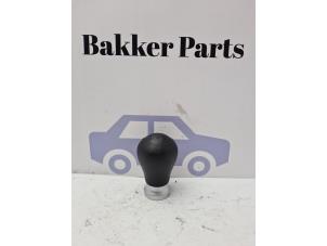Begagnade Växelspaksknopp Kia Picanto (TA) 1.0 12V Pris € 15,00 Marginaltabell erbjuds av Bakker Parts