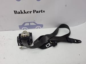 Gebruikte Gordelspanner links Volkswagen Touareg (7LA/7L6) 5.0 TDI V10 Prijs € 50,00 Margeregeling aangeboden door Bakker Parts
