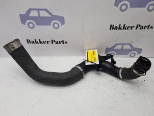 Gebruikte Intercooler Buis Renault Captur (2R) 1.2 TCE 16V EDC Prijs € 50,00 Margeregeling aangeboden door Bakker Parts