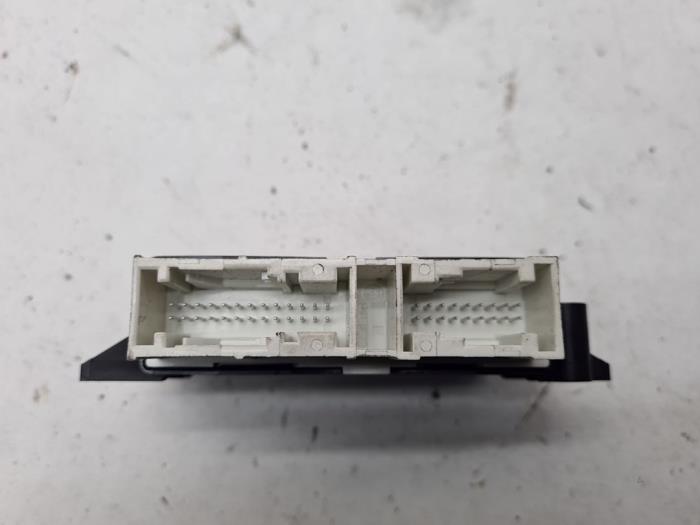 PDC Module van een Volkswagen Crafter (SY) 2.0 TDI FWD 2020