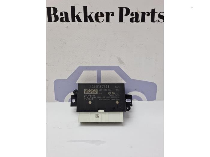 PDC Module van een Volkswagen Crafter (SY) 2.0 TDI FWD 2020