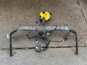 Używane Hak holowniczy Ford B-Max (JK8) 1.0 EcoBoost 12V 125 Cena € 250,00 Procedura marży oferowane przez Bakker Parts