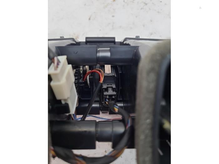 Luftmunstycke, instrumentbräda från en BMW X3 (F25) xDrive35i 3.0 24V 2011