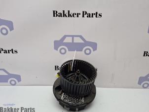 Gebruikte Kachel Ventilatiemotor Volkswagen Sharan (7N) 2.0 TDI 16V Prijs € 75,00 Margeregeling aangeboden door Bakker Parts