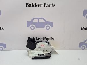 Begagnade Dörrlåsmekanism, 4-dörrars, höger fram Volkswagen Sharan (7N) 2.0 TDI 16V Pris € 40,00 Marginaltabell erbjuds av Bakker Parts