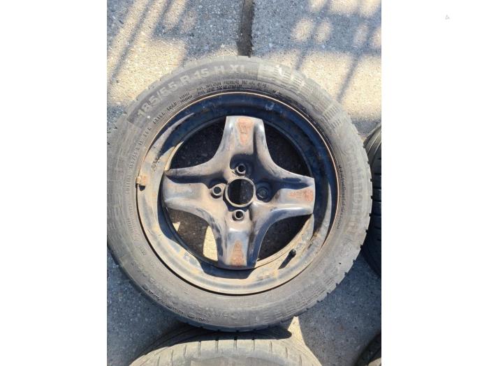 Hjuluppsättning + däck från en Opel Karl 1.0 12V 2015
