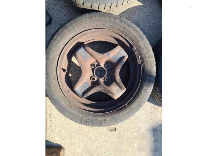 Hjuluppsättning + däck från en Opel Karl 1.0 12V 2015