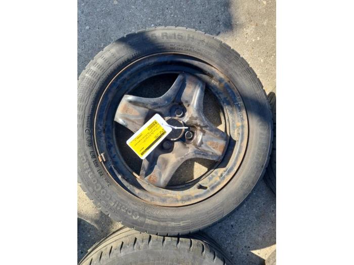 Hjuluppsättning + däck från en Opel Karl 1.0 12V 2015