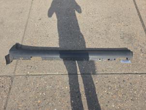 Begagnade Sidokjol, höger BMW X3 (F25) xDrive35i 3.0 24V Pris € 70,00 Marginaltabell erbjuds av Bakker Parts