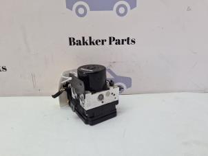 Używane Pompa ABS Ford B-Max (JK8) 1.0 EcoBoost 12V 125 Cena € 300,00 Procedura marży oferowane przez Bakker Parts