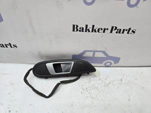 Gebruikte Deurgreep 4Deurs rechts-voor Ford Fiesta 6 ST 1.6 ST 16V Prijs € 25,00 Margeregeling aangeboden door Bakker Parts