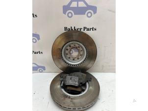Begagnade Bromsskiva + kloss fram Volkswagen Scirocco (137/13AD) 1.4 TSI 160 16V Pris € 40,00 Marginaltabell erbjuds av Bakker Parts