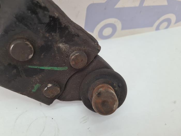 Främre övre gaffelben, höger från en Ford Transit Connect (PJ2) 1.5 TDCi 2016