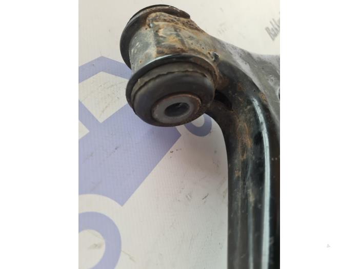 Främre övre gaffelben, höger från en Ford Transit Connect (PJ2) 1.5 TDCi 2016