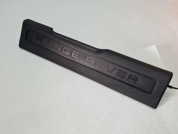 Instegslist, höger från en Land Rover Range Rover Evoque (LVJ/LVS) 2.0 D 150 16V 5-drs. 2018