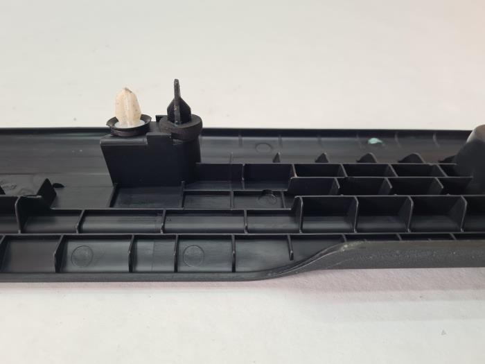 Instegslist, höger från en Land Rover Range Rover Evoque (LVJ/LVS) 2.0 D 150 16V 5-drs. 2018