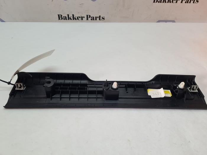 Instegslist, höger från en Land Rover Range Rover Evoque (LVJ/LVS) 2.0 D 150 16V 5-drs. 2018