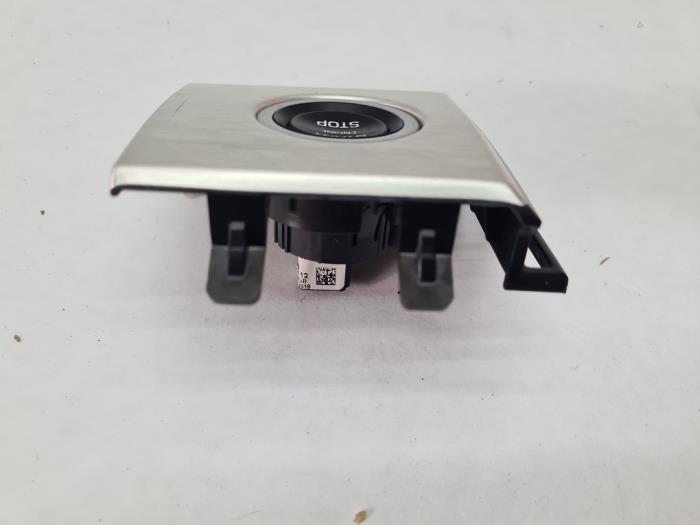 Start/stopp-brytare från en Land Rover Range Rover Evoque (LVJ/LVS) 2.0 D 150 16V 5-drs. 2018