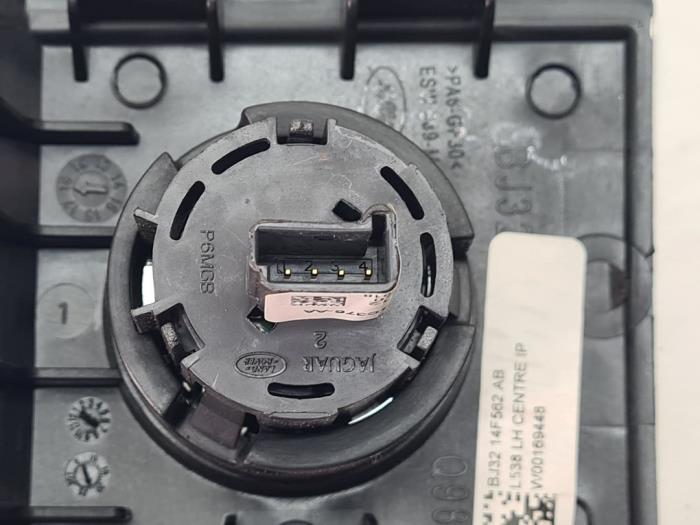 Start/stopp-brytare från en Land Rover Range Rover Evoque (LVJ/LVS) 2.0 D 150 16V 5-drs. 2018