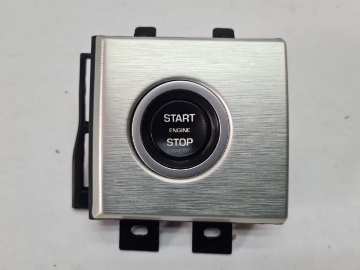 Start/stopp-brytare från en Land Rover Range Rover Evoque (LVJ/LVS) 2.0 D 150 16V 5-drs. 2018