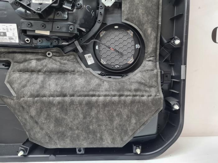 List, framdörr, 4-dörrars, höger från en Land Rover Range Rover Evoque (LVJ/LVS) 2.0 D 150 16V 5-drs. 2018