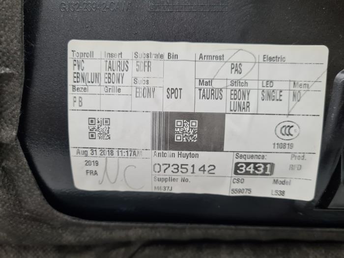 List, framdörr, 4-dörrars, höger från en Land Rover Range Rover Evoque (LVJ/LVS) 2.0 D 150 16V 5-drs. 2018