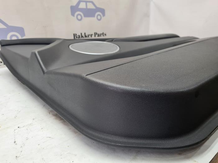 List, framdörr, 4-dörrars, höger från en Land Rover Range Rover Evoque (LVJ/LVS) 2.0 D 150 16V 5-drs. 2018