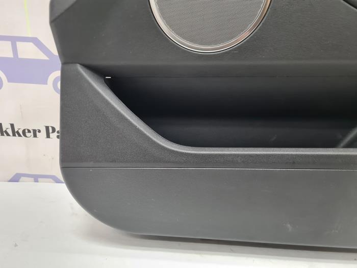 List, framdörr, 4-dörrars, höger från en Land Rover Range Rover Evoque (LVJ/LVS) 2.0 D 150 16V 5-drs. 2018