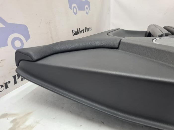 List, framdörr, 4-dörrars, höger från en Land Rover Range Rover Evoque (LVJ/LVS) 2.0 D 150 16V 5-drs. 2018