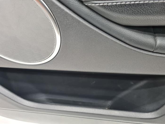 List, framdörr, 4-dörrars, höger från en Land Rover Range Rover Evoque (LVJ/LVS) 2.0 D 150 16V 5-drs. 2018