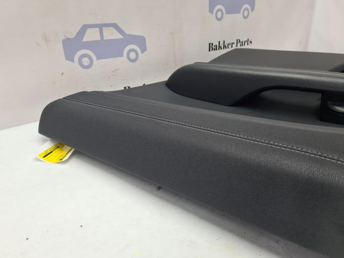 List, framdörr, 4-dörrars, höger från en Land Rover Range Rover Evoque (LVJ/LVS) 2.0 D 150 16V 5-drs. 2018