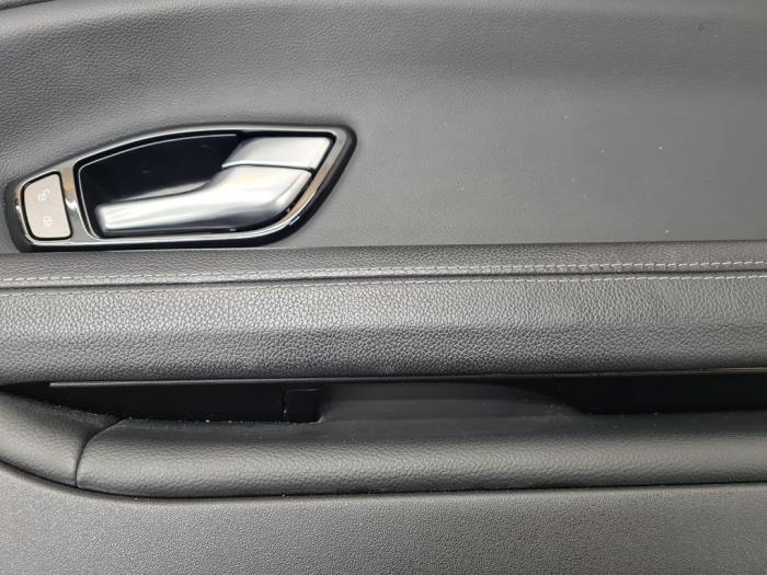 List, framdörr, 4-dörrars, höger från en Land Rover Range Rover Evoque (LVJ/LVS) 2.0 D 150 16V 5-drs. 2018