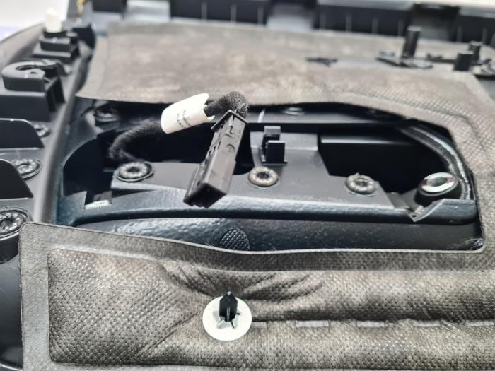 List, framdörr, 4-dörrars, höger från en Land Rover Range Rover Evoque (LVJ/LVS) 2.0 D 150 16V 5-drs. 2018