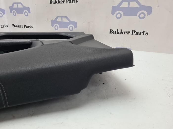 List, framdörr, 4-dörrars, höger från en Land Rover Range Rover Evoque (LVJ/LVS) 2.0 D 150 16V 5-drs. 2018