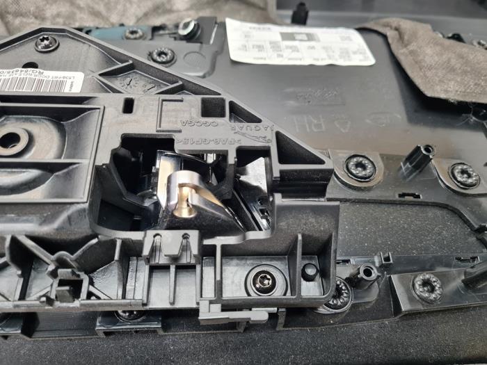 List, framdörr, 4-dörrars, höger från en Land Rover Range Rover Evoque (LVJ/LVS) 2.0 D 150 16V 5-drs. 2018